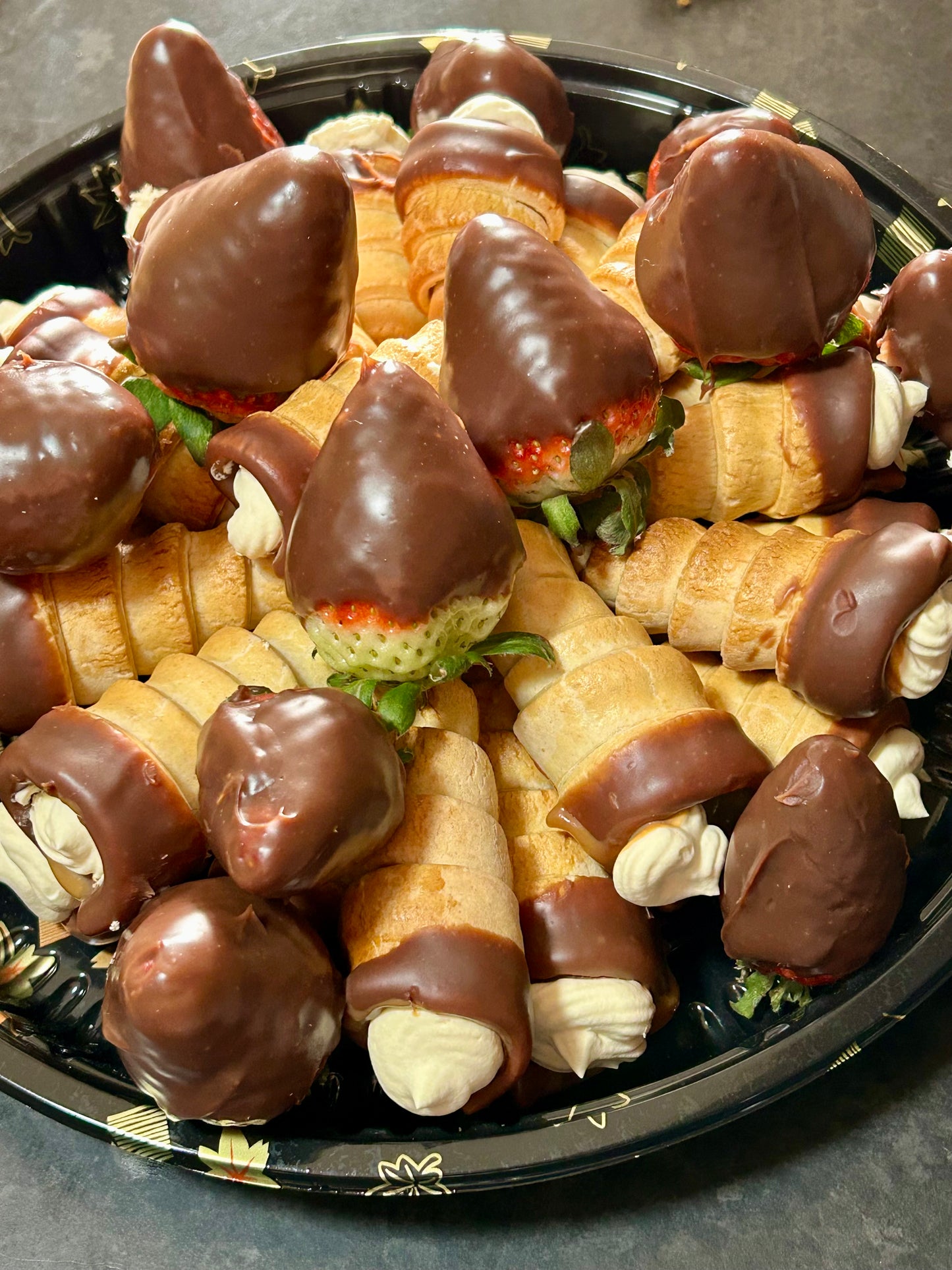 Platter - Cream & Caramel Horns with chocolate-dipped strawberries