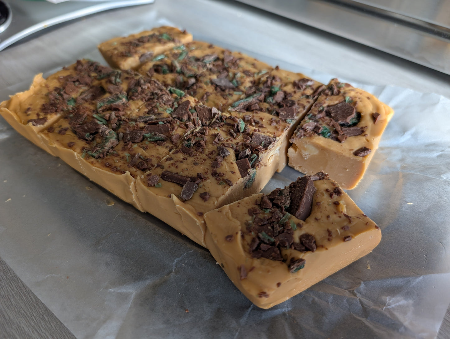 Bakery - Peppermint Crisp Fudge (200g)