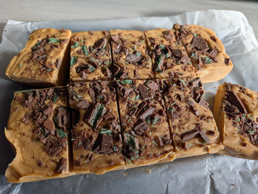 Peppermint Crisp Fudge (200g)